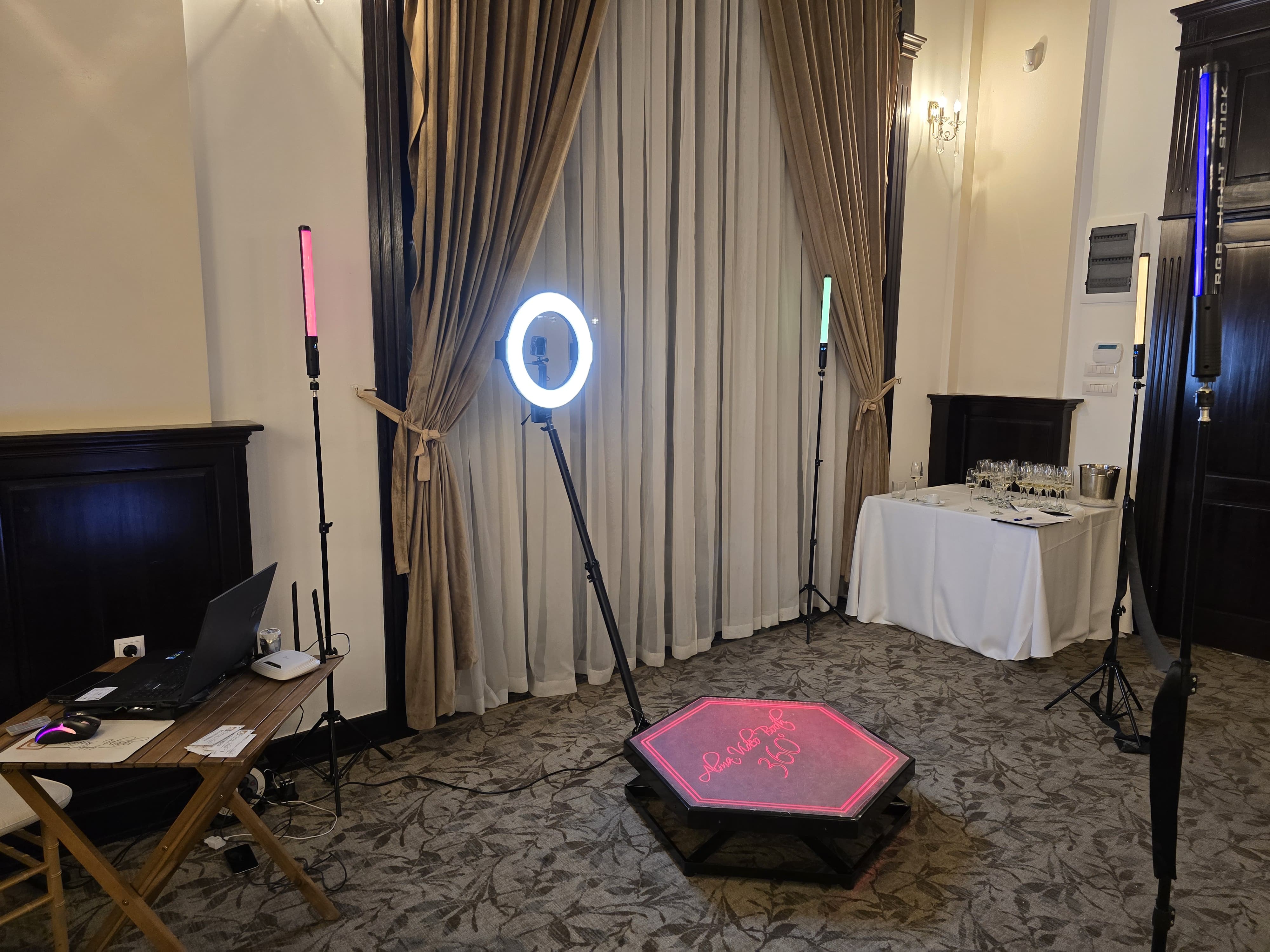 Video Booth 360 Dominic Flower & Event's
